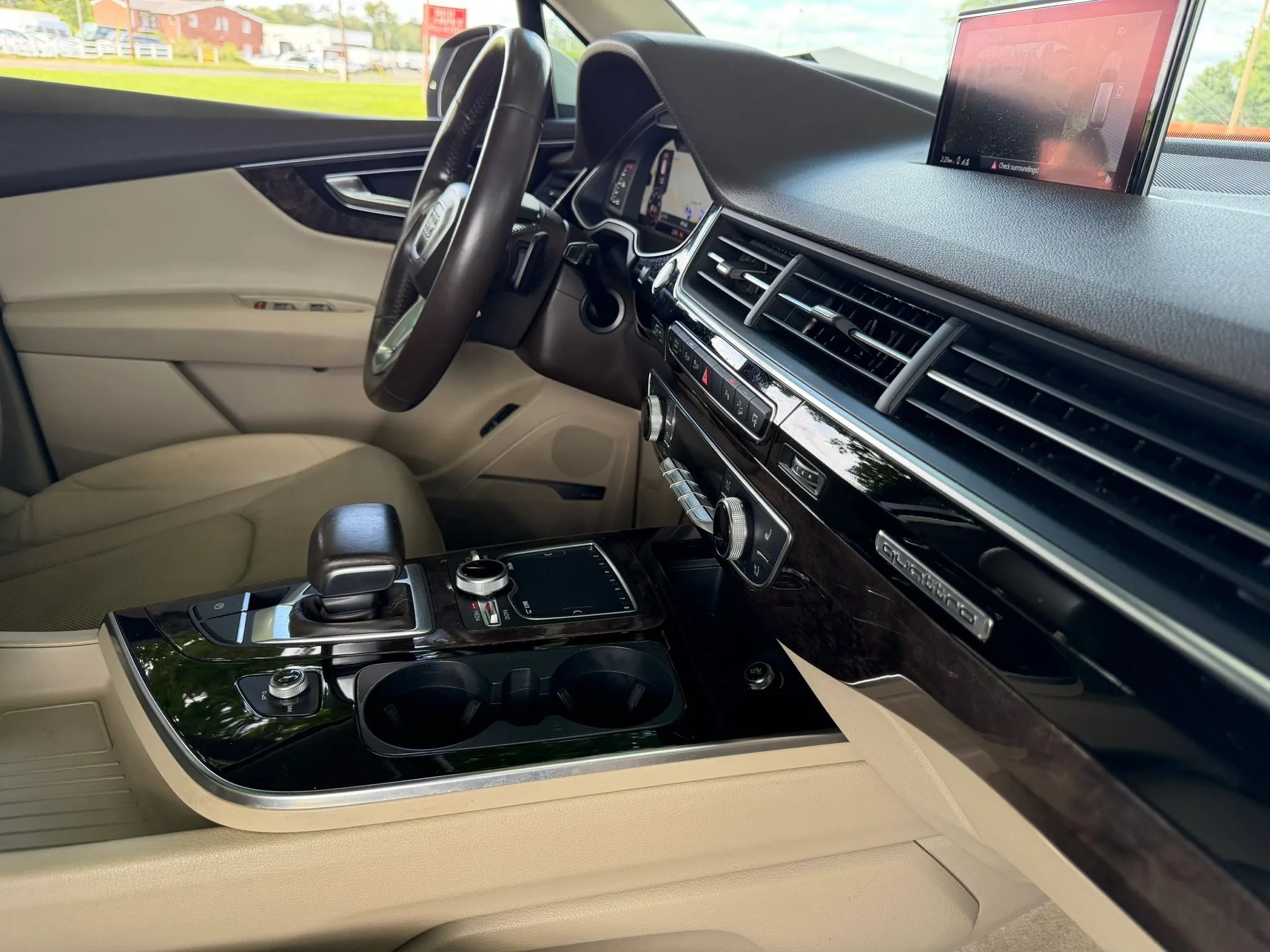 2017 Audi Q7 3.0T Premium Plus photo 25