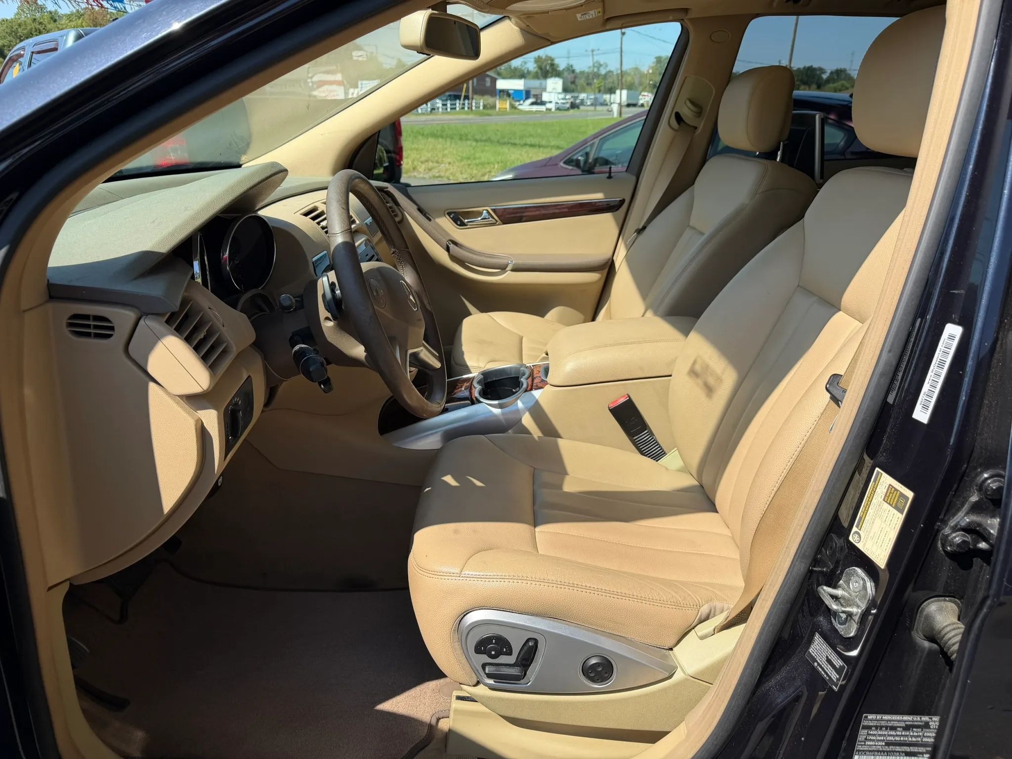 2010 Mercedes-Benz R350 4MATIC photo 9