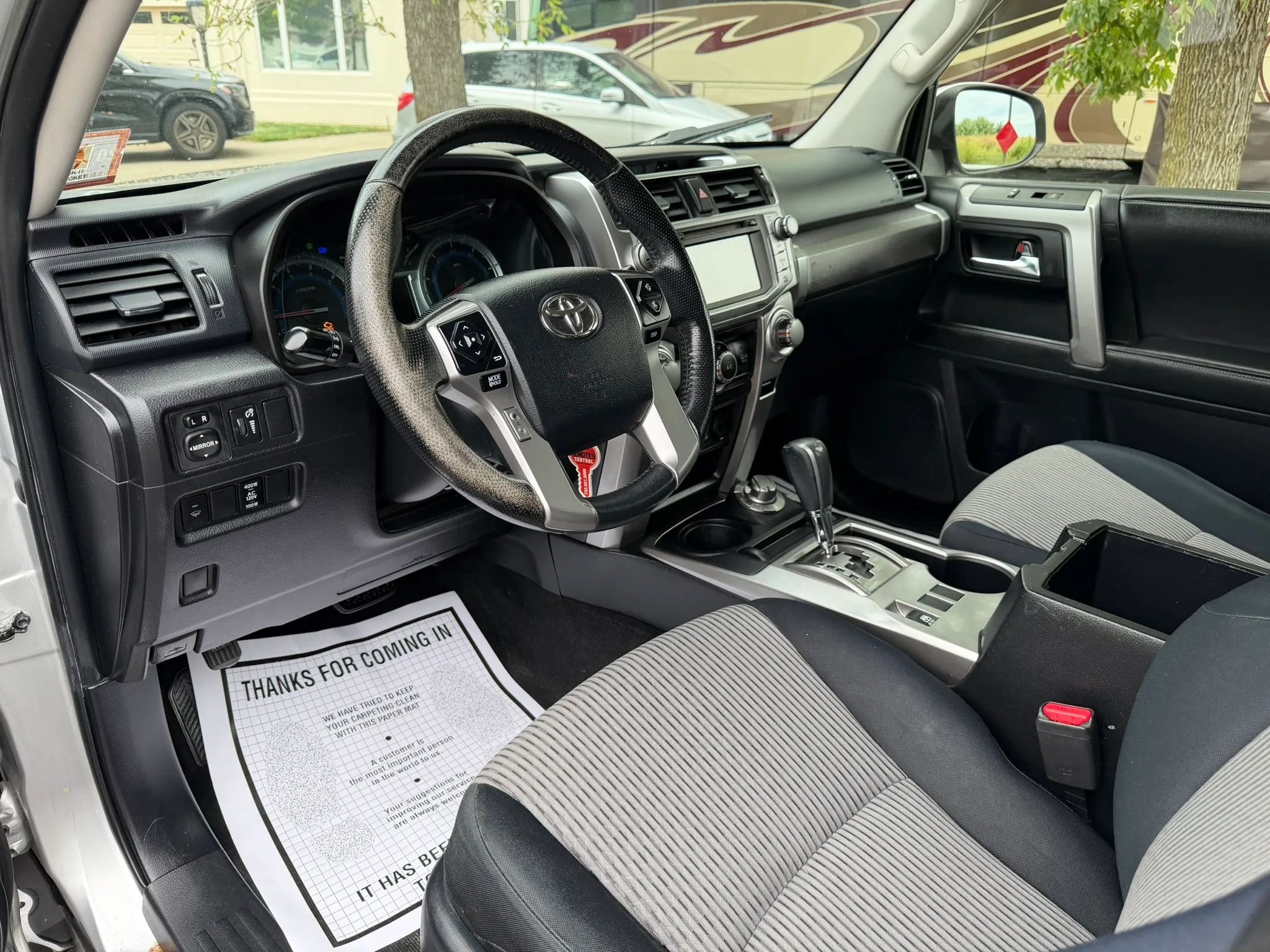 2014 Toyota 4Runner SR5 photo 15