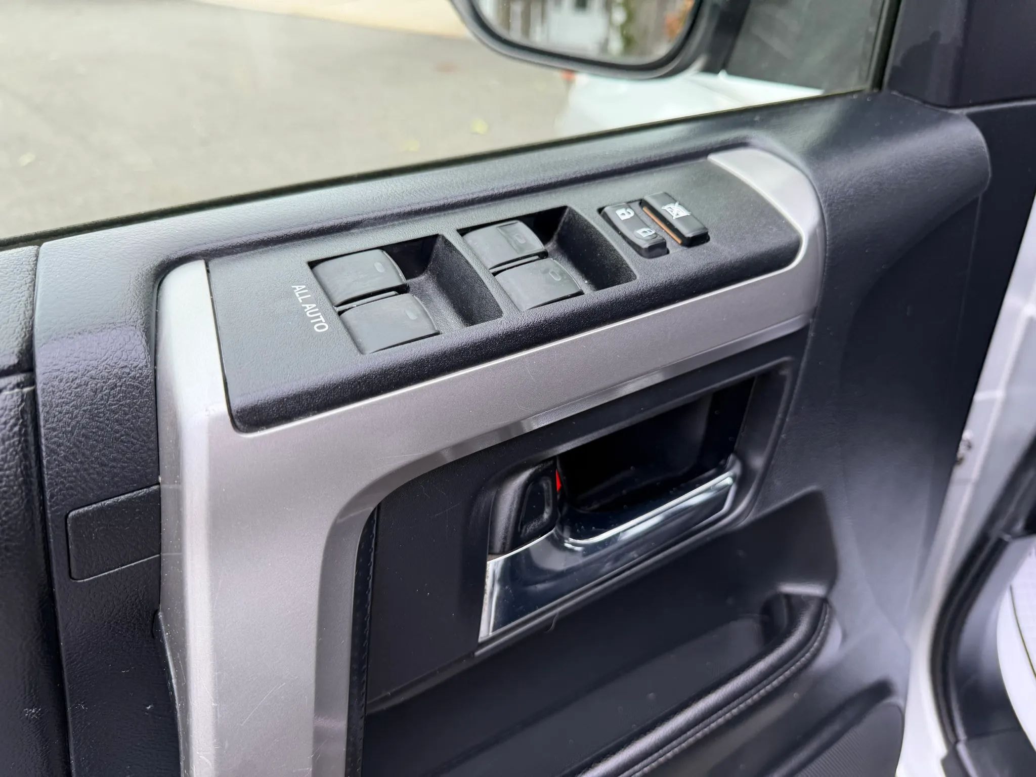 2014 Toyota 4Runner SR5 photo 16