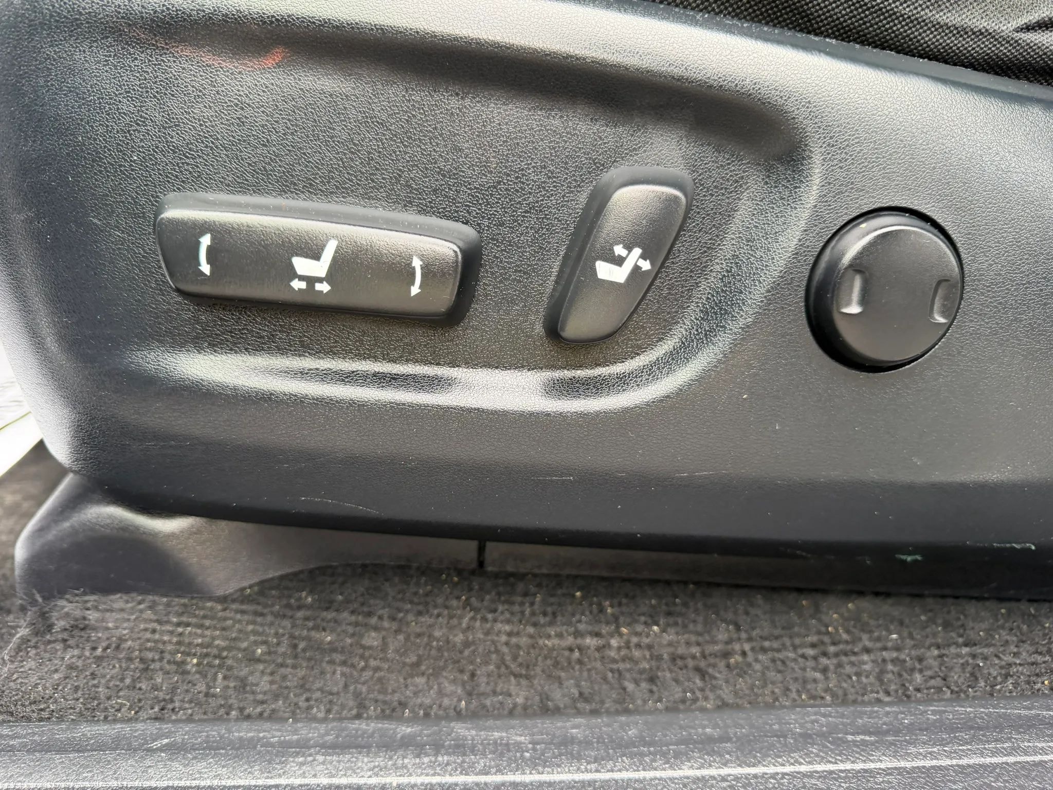 2014 Toyota 4Runner SR5 photo 17