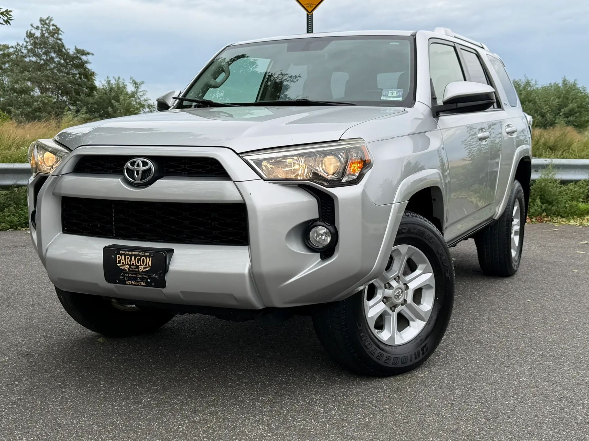 2014 Toyota 4Runner SR5 photo 2