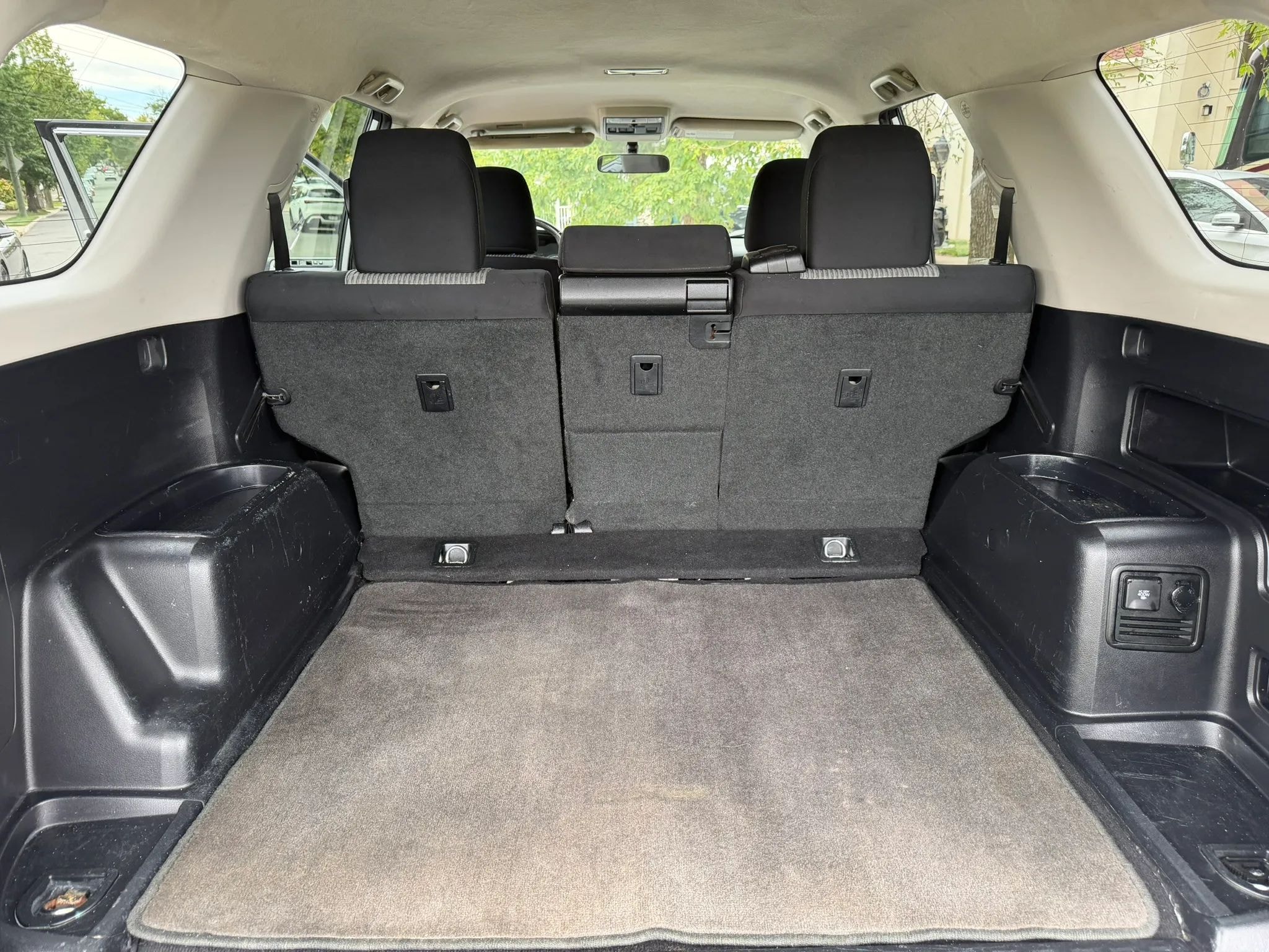 2014 Toyota 4Runner SR5 photo 21