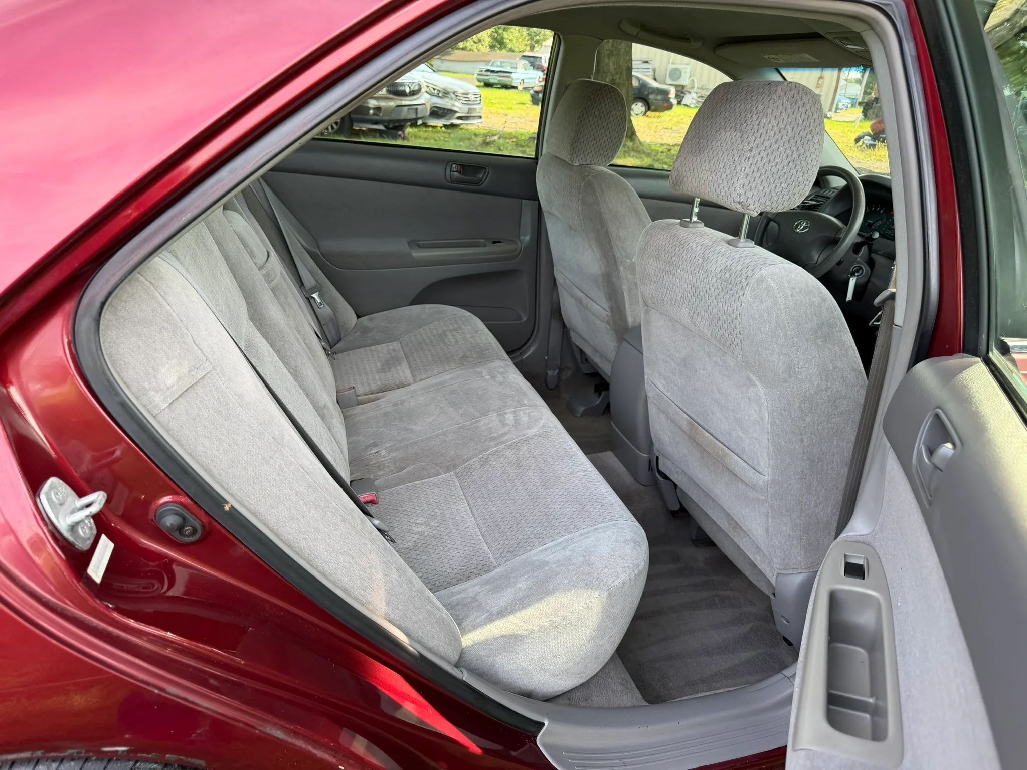 2003 Toyota Camry LE photo 18