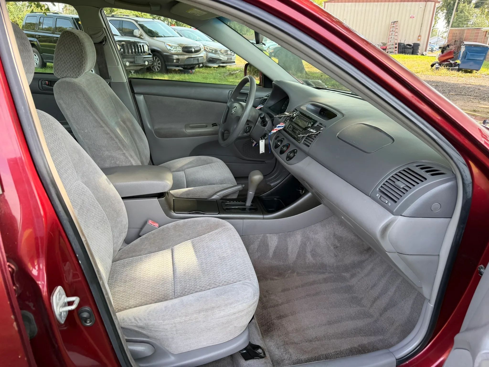 2003 Toyota Camry LE photo 19