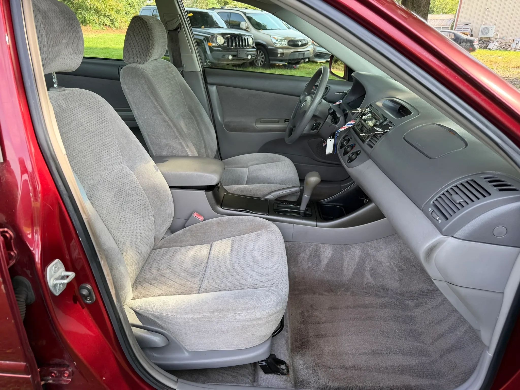 2003 Toyota Camry LE photo 20