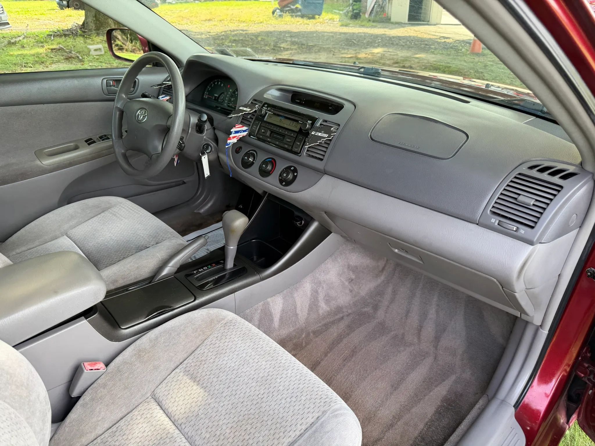 2003 Toyota Camry LE photo 21