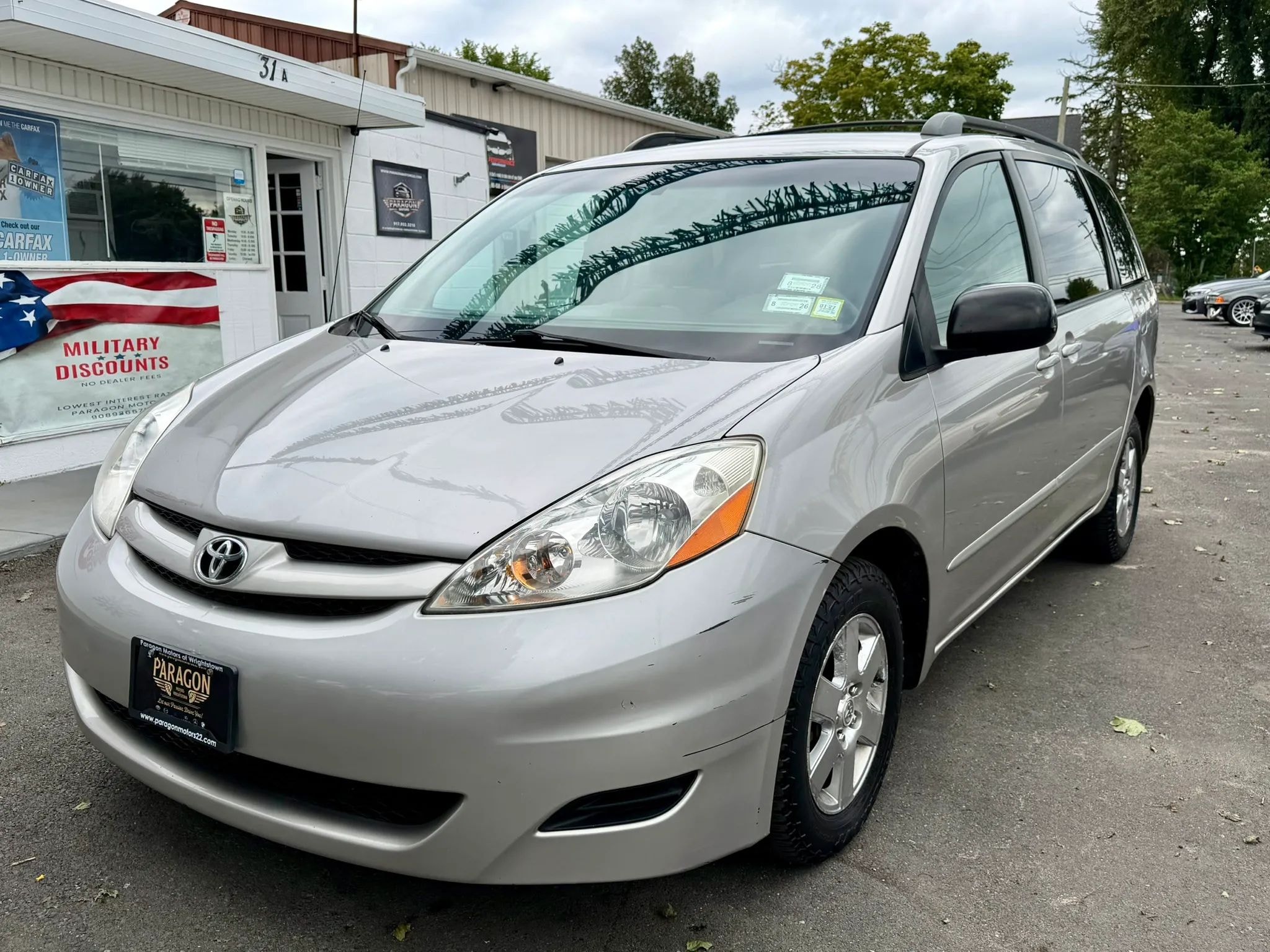 2009 Toyota Sienna LE photo 13