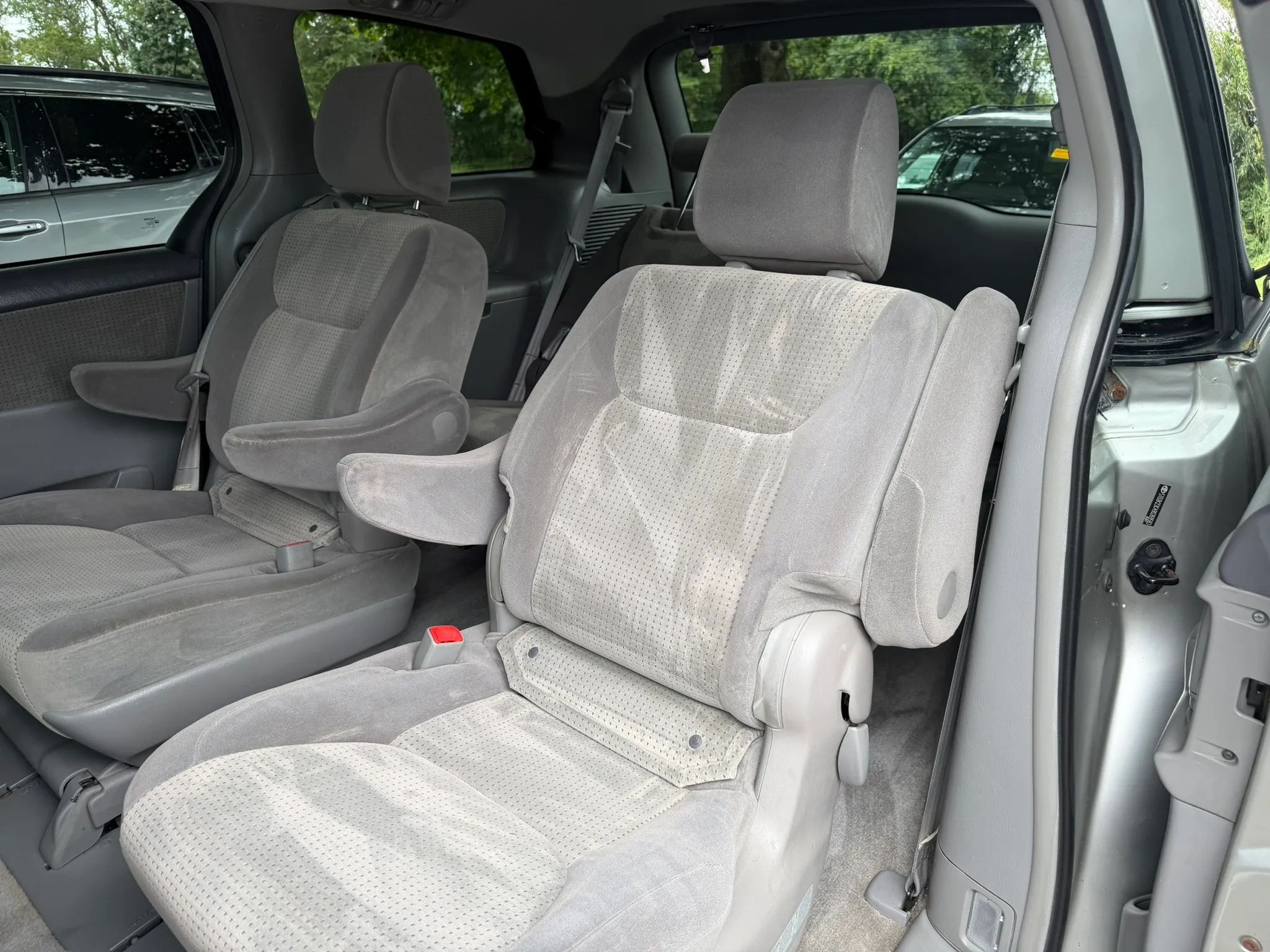 2009 Toyota Sienna LE photo 20