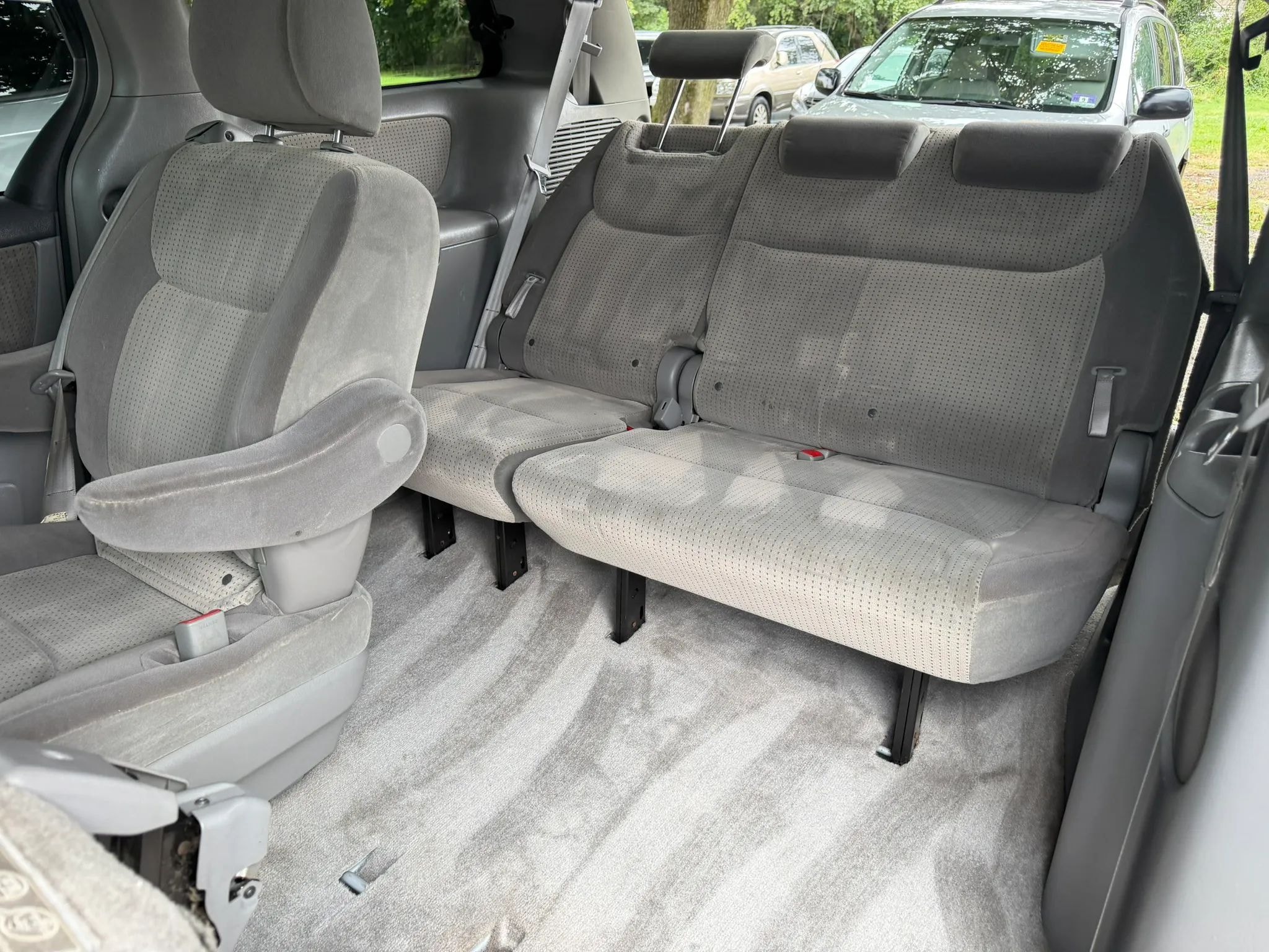 2009 Toyota Sienna LE photo 21