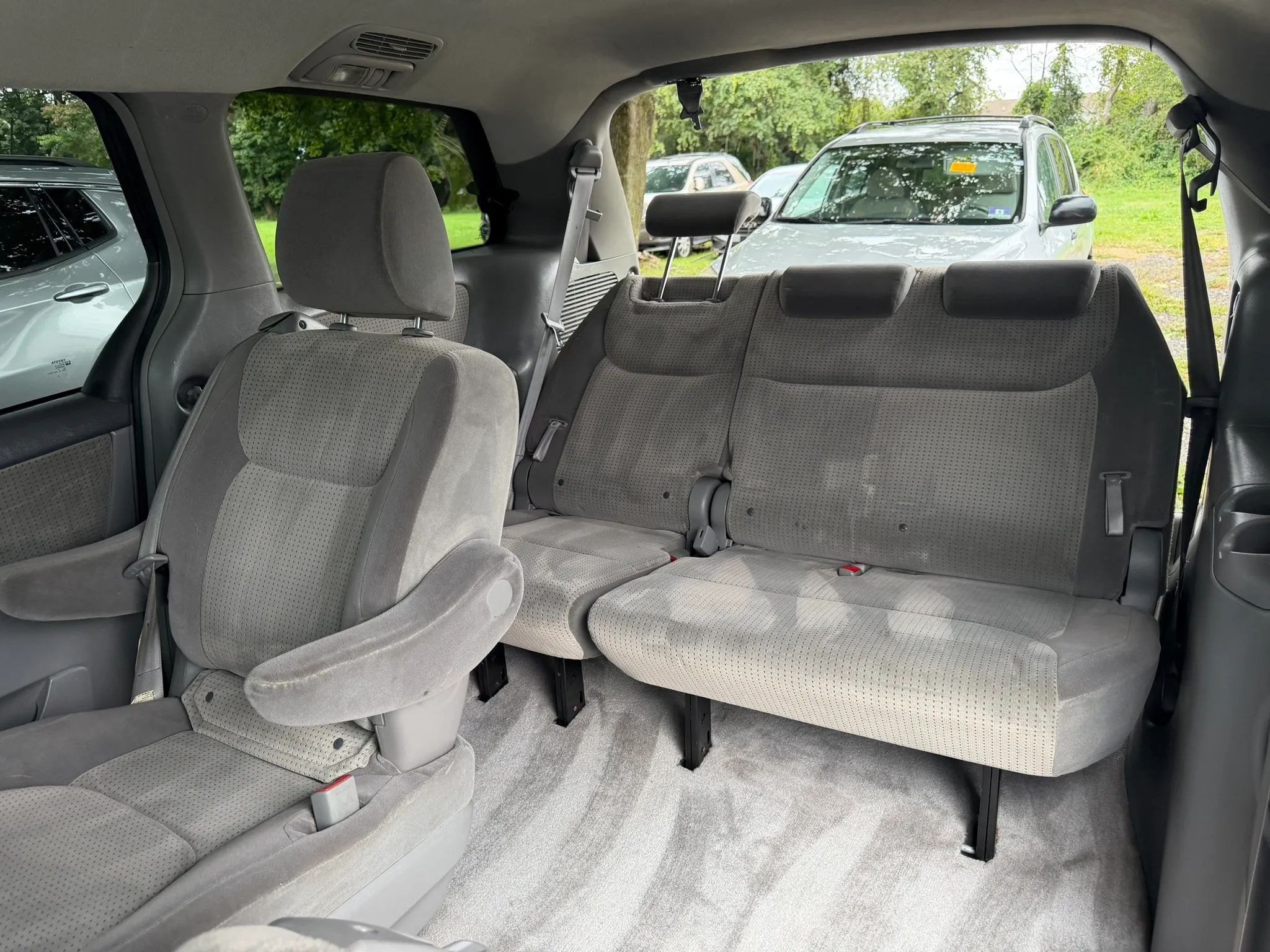 2009 Toyota Sienna LE photo 22