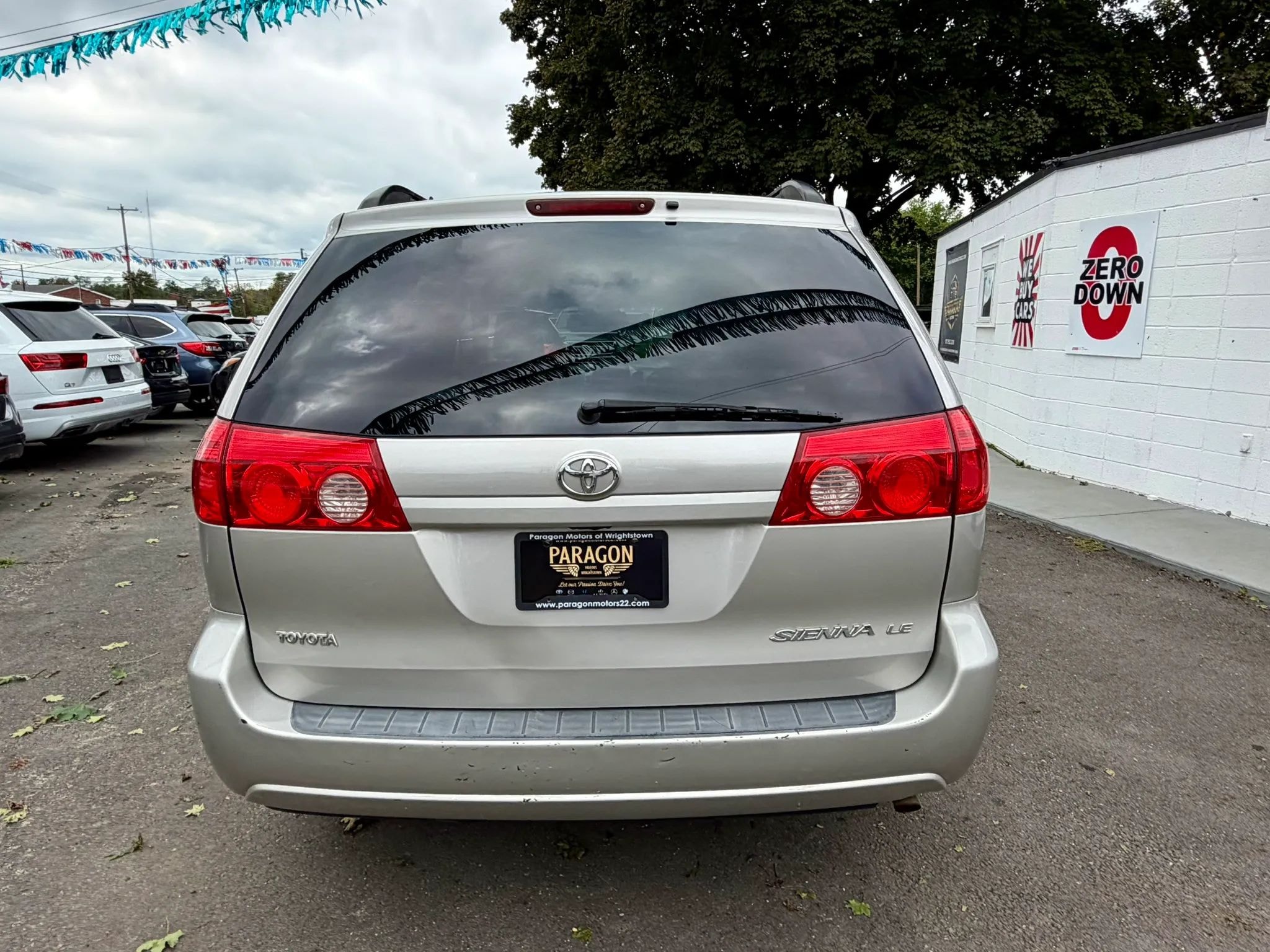 2009 Toyota Sienna LE photo 4