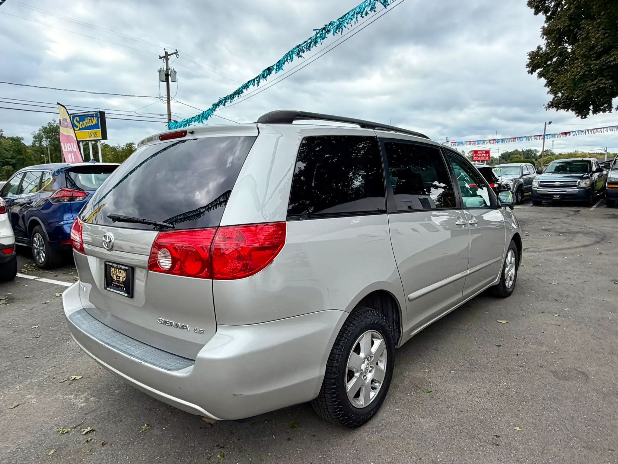 2009 Toyota Sienna LE photo 5