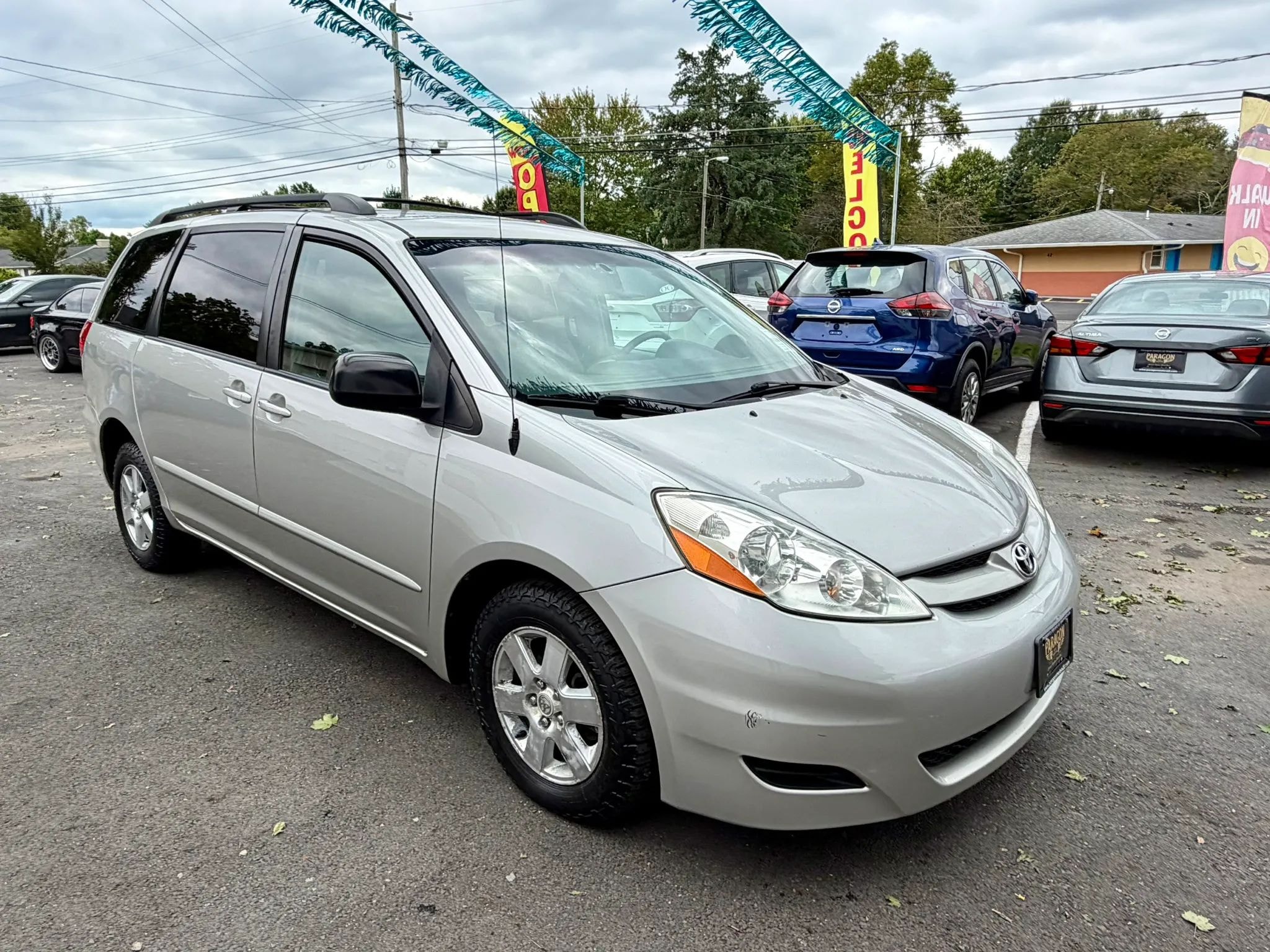 2009 Toyota Sienna LE photo 6