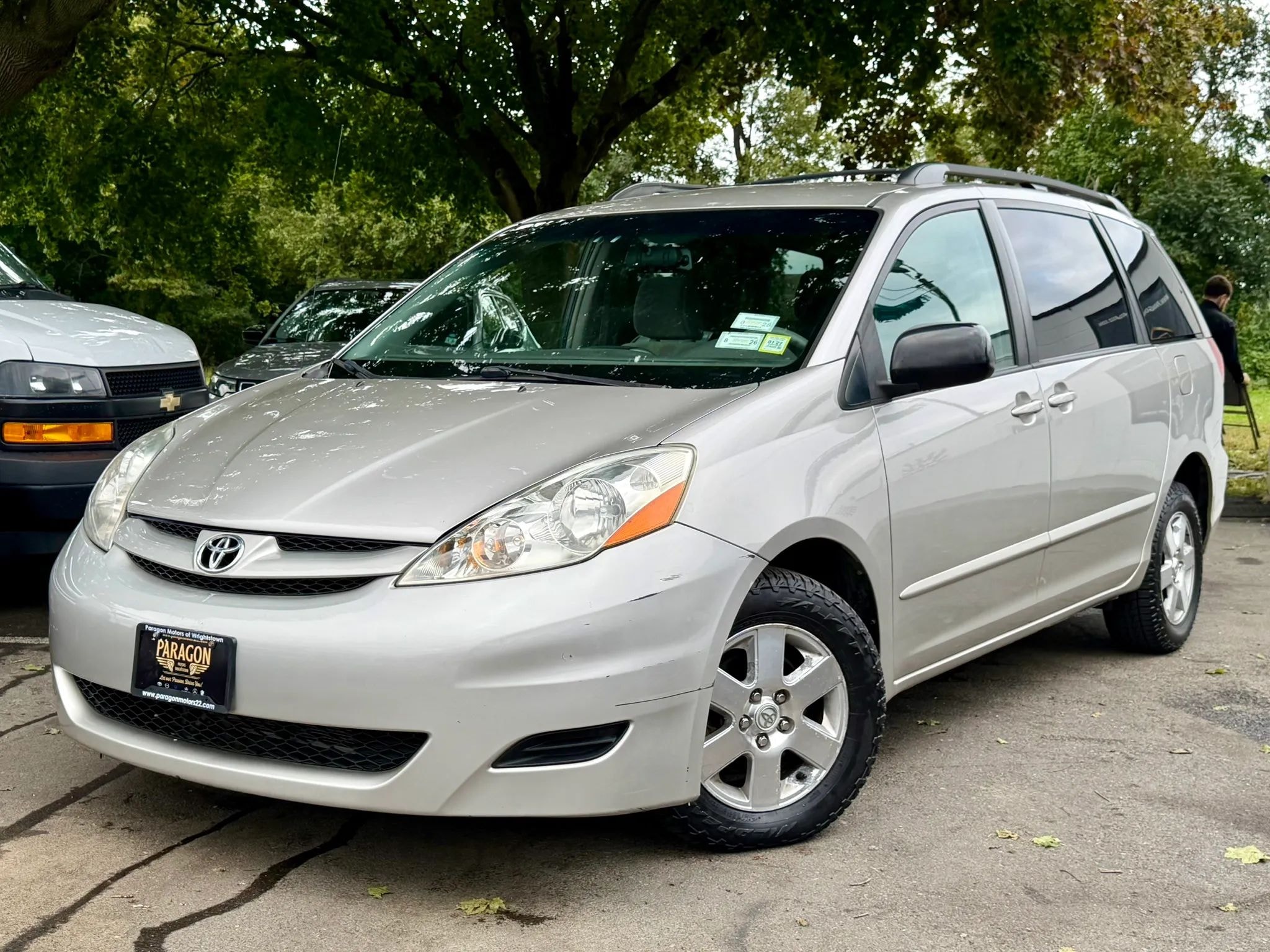 2009 Toyota Sienna LE photo 8